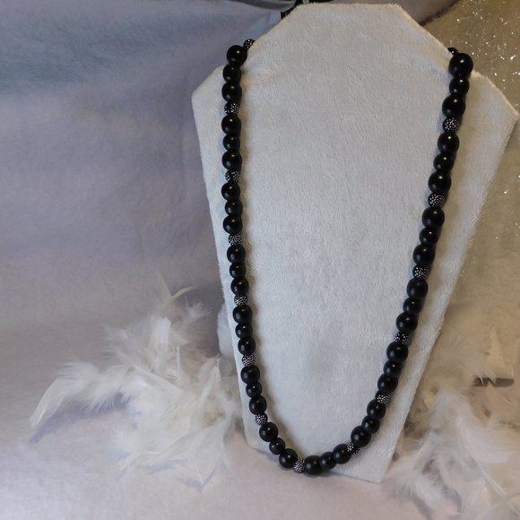 Black Beaded Necklace - Picture 3 of 13